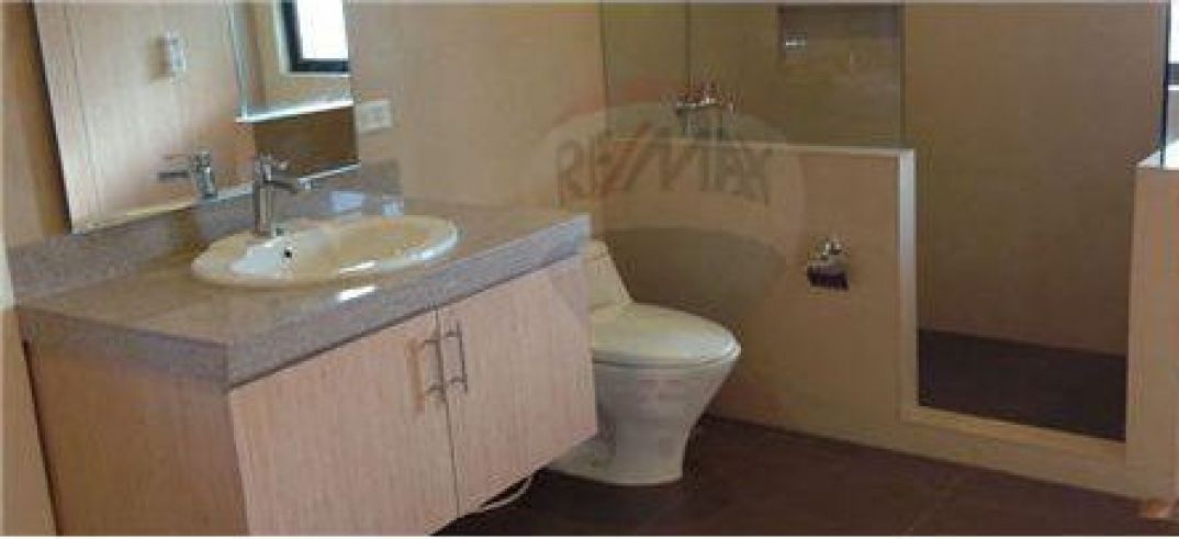 "Detached - For Rent/Lease - Makati City, Metro Manila, NCR"04