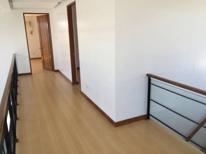 Furnished House with Swimming pool for rent in Hensonville - 95K03