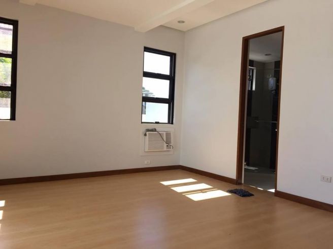 Furnished House with Swimming pool for rent in Hensonville - 95K04
