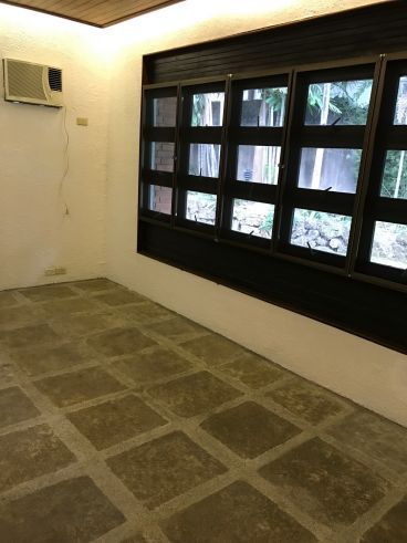 "5 Bedroom House for Rent in South Forbes, Makati City"04