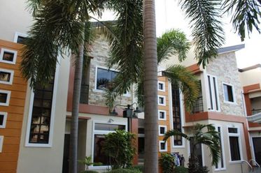 Fully Furnished Townhouse for rent with 2 bedrooms and common pool in02