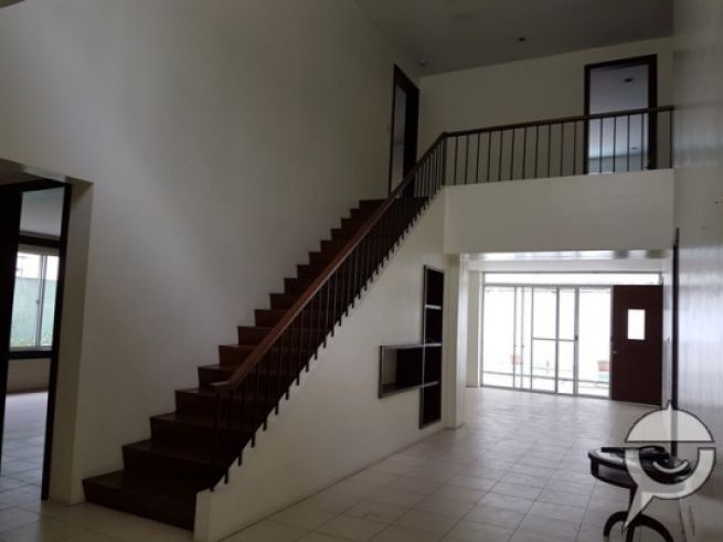 Magallaness House for Rent03