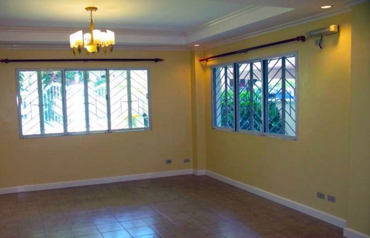 "Exclusive 3 Bedroom House and Lot for Rent in San Lorenzo Village, Mak"04