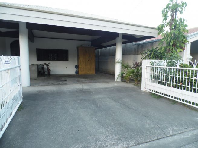 1 Storey House inside a gated Subdivision near Nepo Mall for rent - 3003