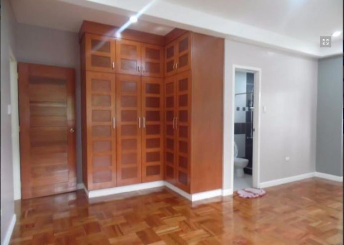 Bungalow House with Spacious yard for rent03
