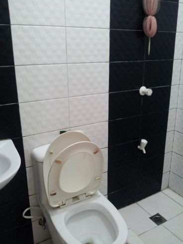 "Townhouse for Rent - Tandang Sora, Quezon City"04
