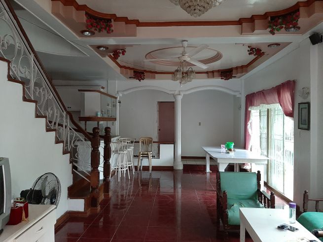 Spacious 3-Bedroom House walking distance to Robinson\'s Supermarket04