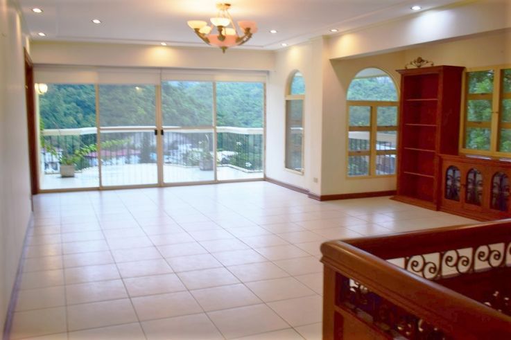 6 bedrooms overlooking with swimming pool@Php200k04