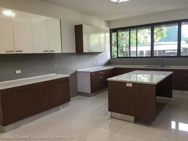 "4 Bedroom House FOR RENT in North Forbes Park, Makati"04