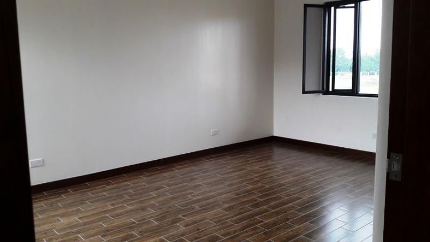 3 Bedroom Furnished Brand New House with Pool04