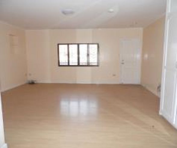 House with 4 Bedrooom in Balibago for rent - 50K03