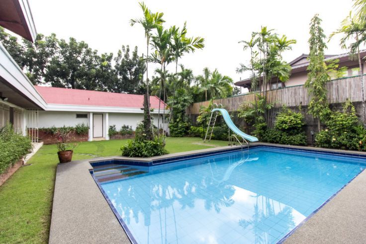4Br House (Dasmarinas Village)04