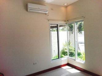 4 Bedroom House with Swimming pool for rent - 70K02
