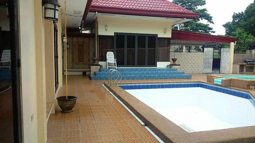 4 Bedroom House for Rent with Pool03