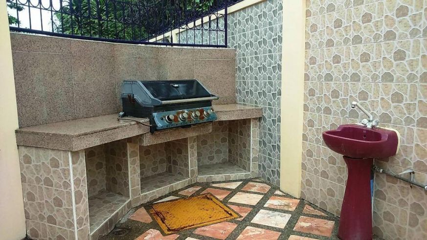 4 Bedroom House for Rent with Pool04