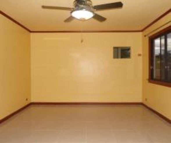 Bungalow House with 3 Bedroom for rent near SM Clark - 38K04