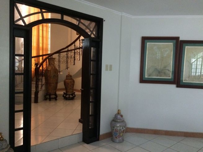 5 Bedroom Semi Furnished House and Lot for Rent in Angeles City03