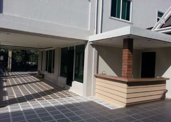 "Unfurnished 8 bedroom House For Rent in Angeles City, Pampanga @150K"02