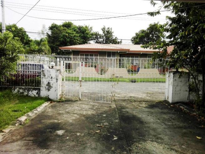 3 Bedroom Bungalow House and Lot for Rent in Angeles City04