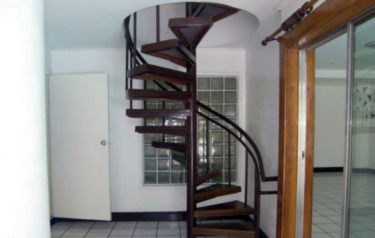 For Rent: 4 Bedroom House and Lot in Dasmarinas Village(All Direct Lis04