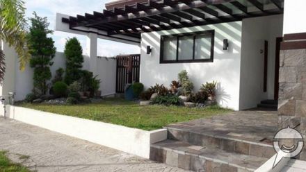 Fully Furnished House for Rent with Pool in Angeles City02