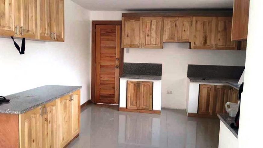 Two Storey House and Lot With 4 Bedrooms Unfurnished For Rent Near Cla03