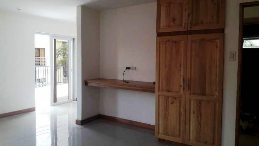 Two Storey House and Lot With 4 Bedrooms Unfurnished For Rent Near Cla04