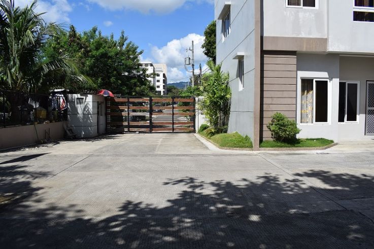 3 Bedrooms Furnished Townhouse 15 Minutes Walk To Ayala Center04
