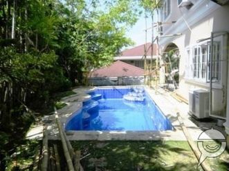 "House for rent in Cebu City,Northtown Homes with swimming pool"02