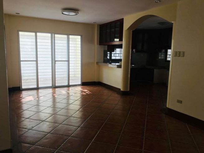 Unfurnished Two Storey House and Lot With 4 Bedrooms For Rent Near SM04