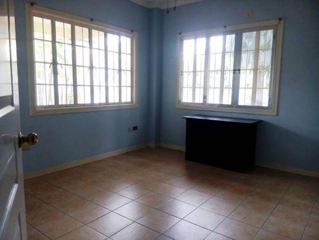 "Banilad House 5 Bedrooms for rent Cebu City, Furnished"03