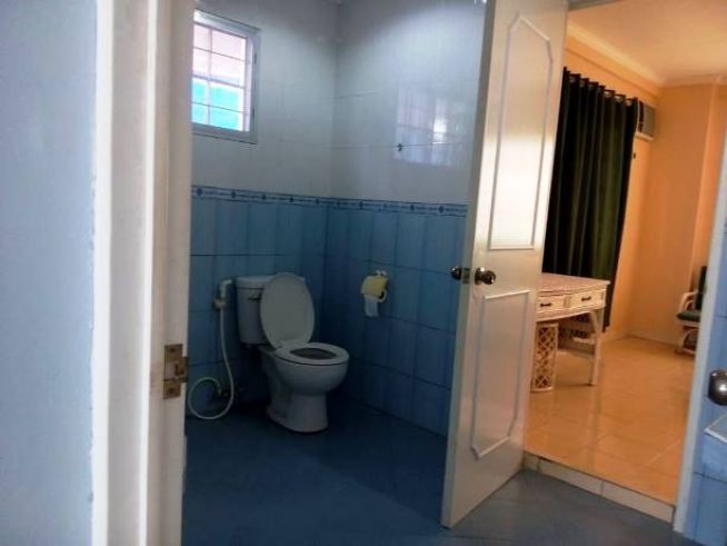 "Banilad House 5 Bedrooms for rent Cebu City, Furnished"04