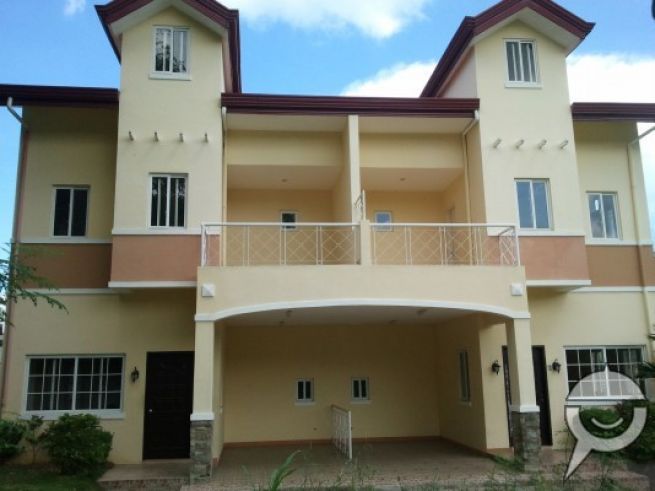 Big Duplex House Inside Gated Community03