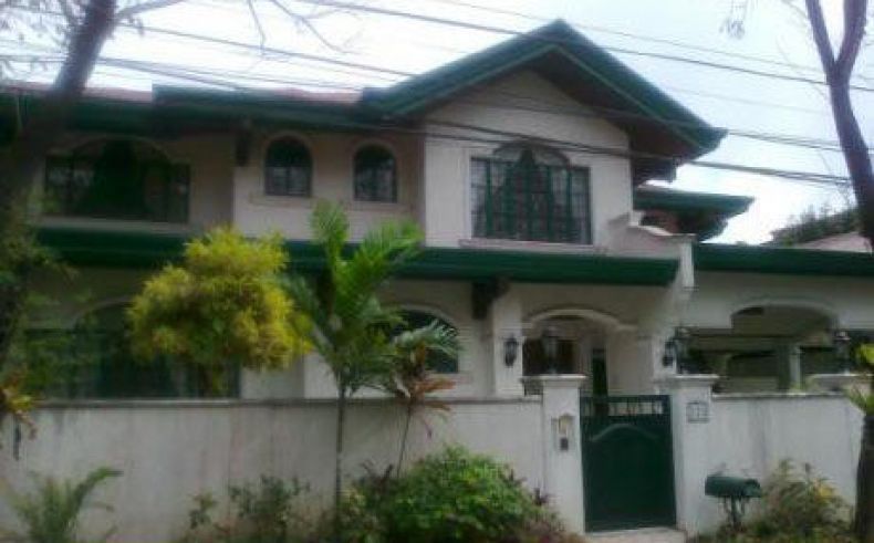 "350sqm Floor, 450sqm Lot, 4 bedroom, House and Lot, Ayala Alabang Vill"01