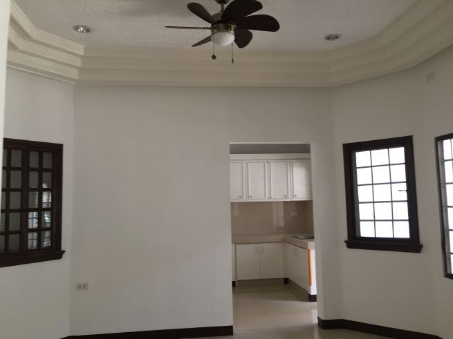 BF Homes Paranaque House for rent03