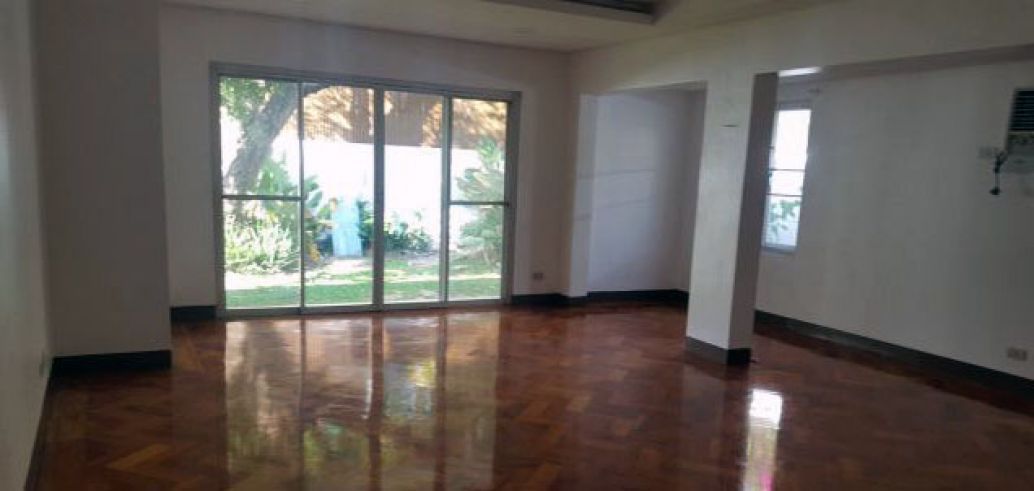 4 Bedroom Special House and Lot for Rent in Dasmarinas Village(All Dir04