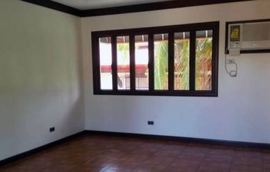 "Stylish 3 Bedroom House and Lot for Rent in San Lorenzo Village, Makat"02
