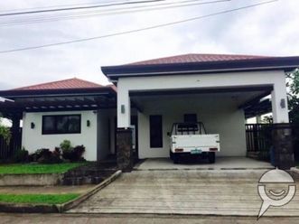 3-Bedroom House and Lot with swimming pool in Angeles City for rent02