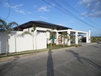 Spacious Bungalow House with Swimming pool for rent - 90K02