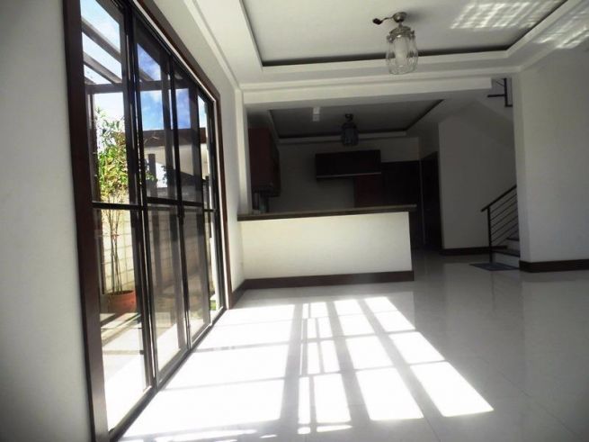 4 Bedroom Nice House in a Exclusive subdivision in Angeles City04