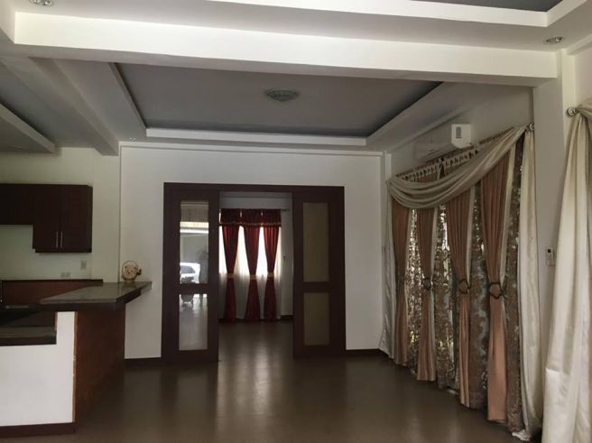 4 Bedroom Furnished House in Hensonville03