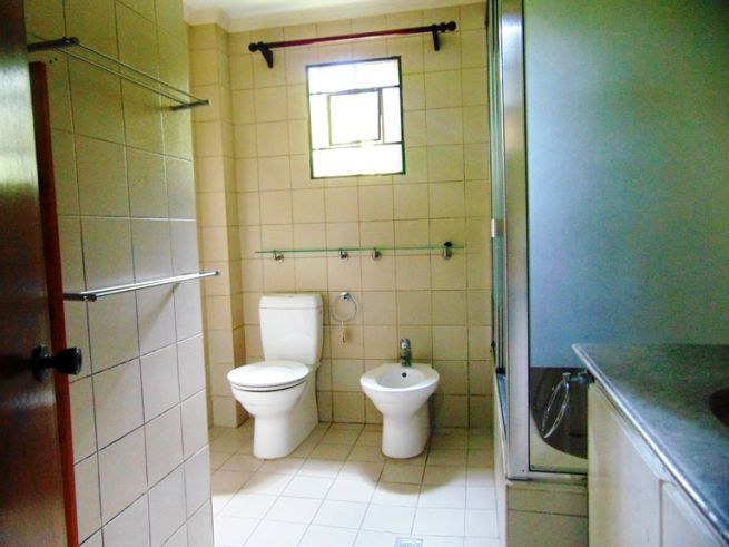 "House for Rent 3 Bedrooms in Cabancalan, Mandaue City"03