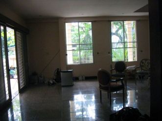 Spacious 4 Bedroom House and Lot for Lease in San Lorenzo Village Maka02