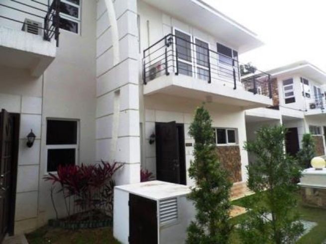 3 bedroom furnished town house inside clark for rent04