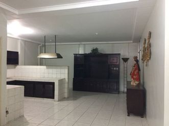 5 Bedroom Corner Lot House and Lot for Rent02