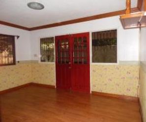 Bungalow House with 4 Bedrooms for rent - 35K02