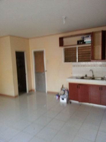 3 Bedroom Townhouse walking distance to mainroad duterte st. banawa ce03