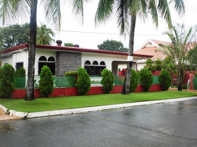 Fully Furnished Bungalow House FOR RENT near SM Clark - @40K03