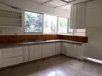 4Br House (Dasmarinas Village)02