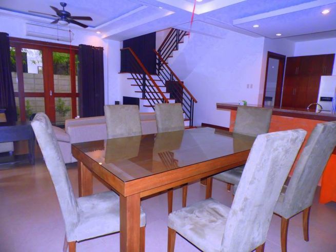 2 storey house for rent in Amsic04